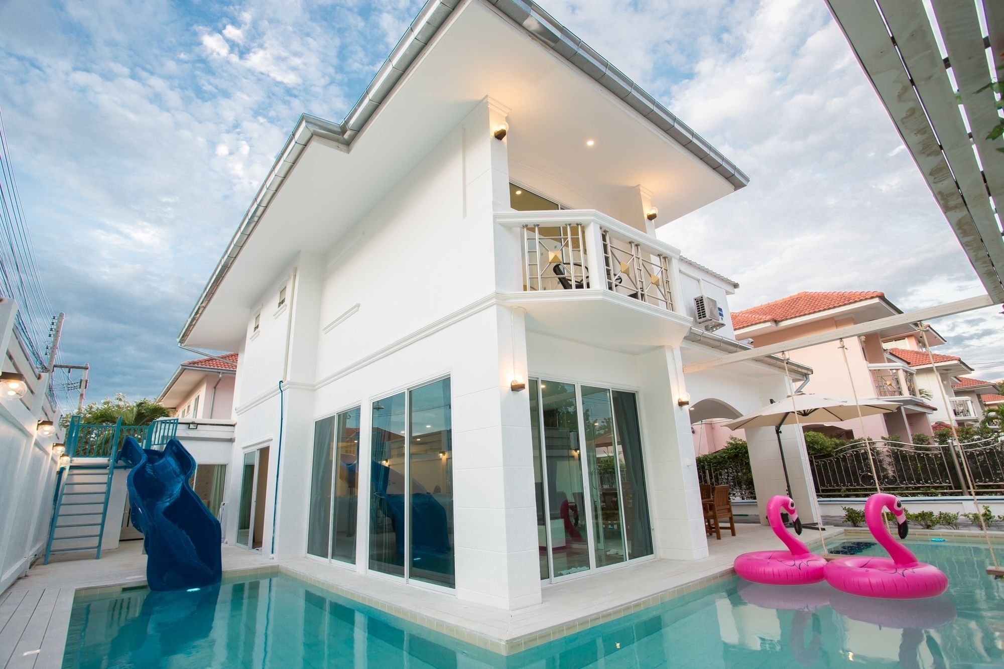 The Ville Modern Viewpoint Pool Villa Pattaya Exterior photo
